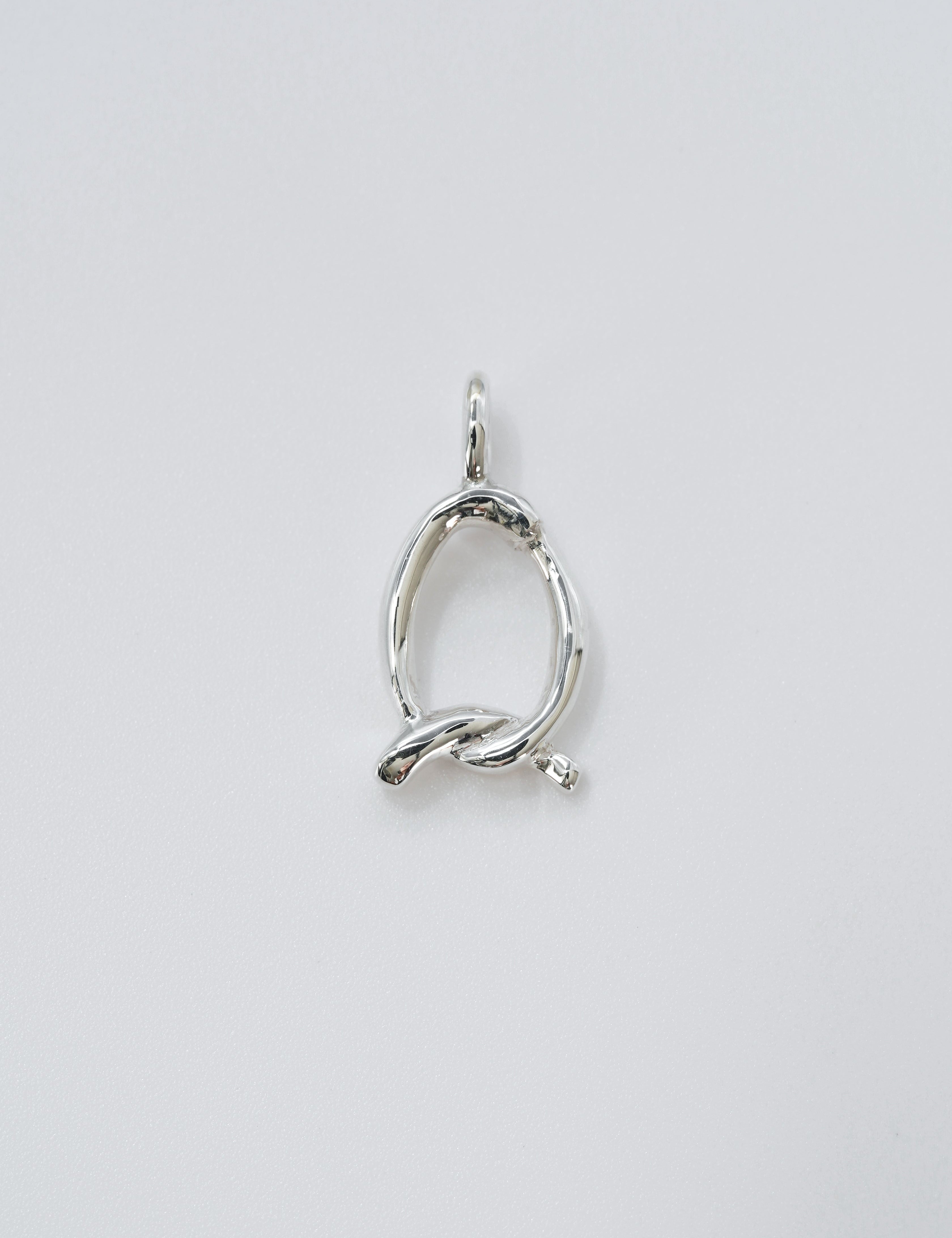 initial top silver